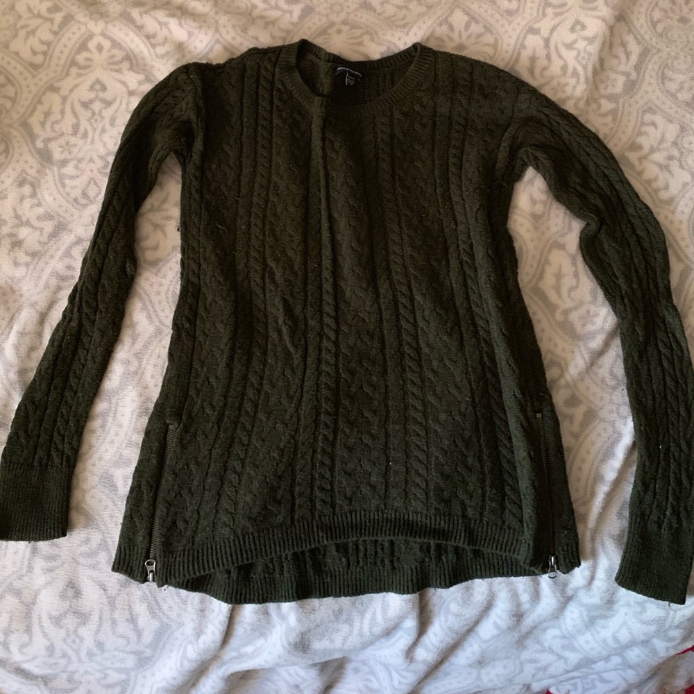 American Eagle Olive Green Sweater